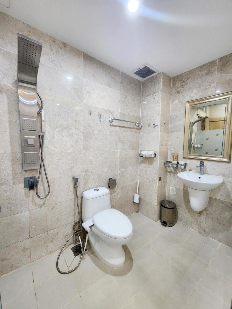 F F House Homestay Ho Chi Minh City Exterior photo